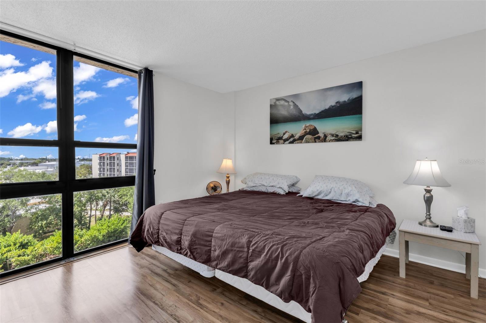 Image 19 of 46 For 21405 Olean Boulevard 528