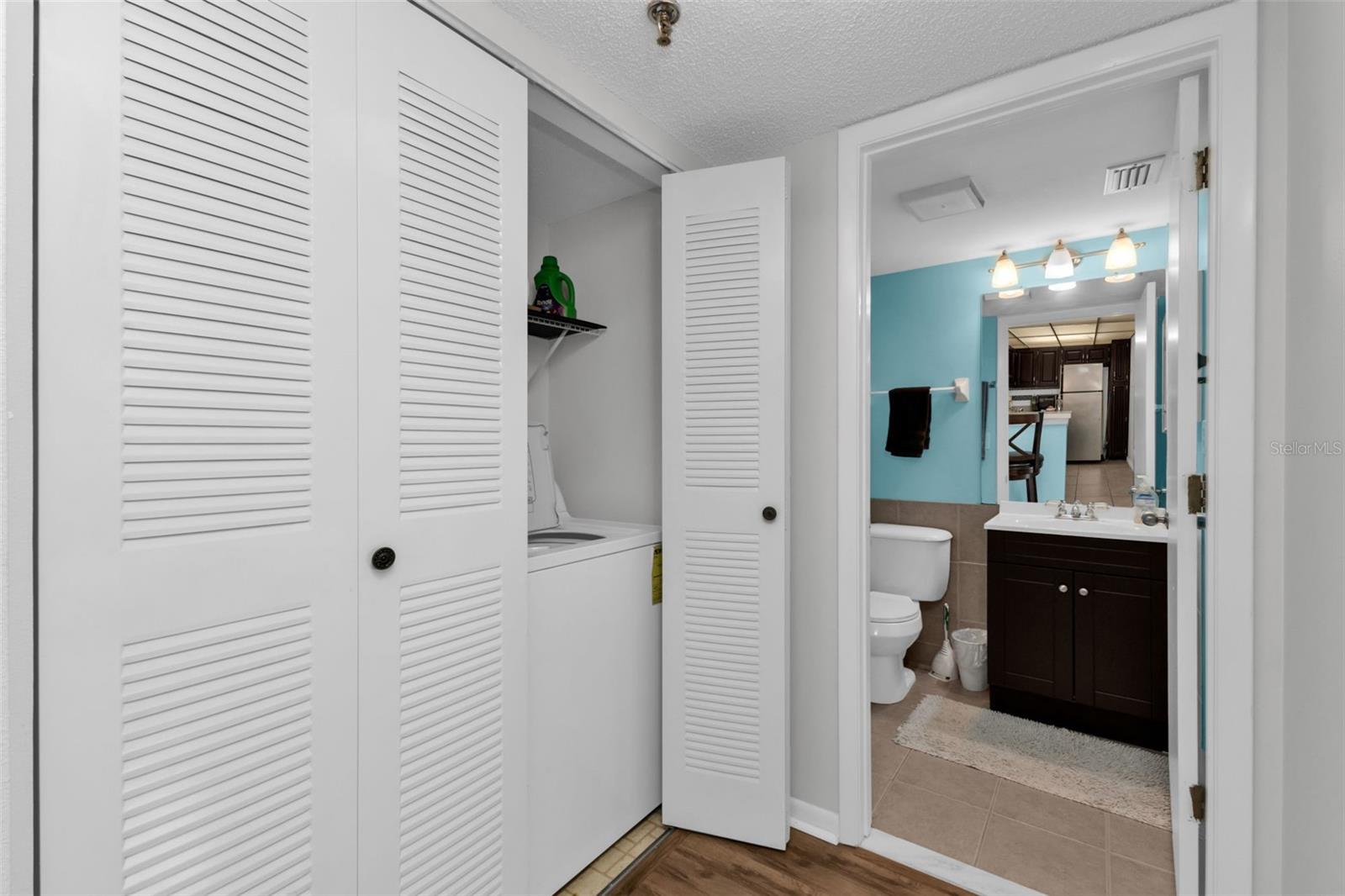 Image 24 of 46 For 21405 Olean Boulevard 528