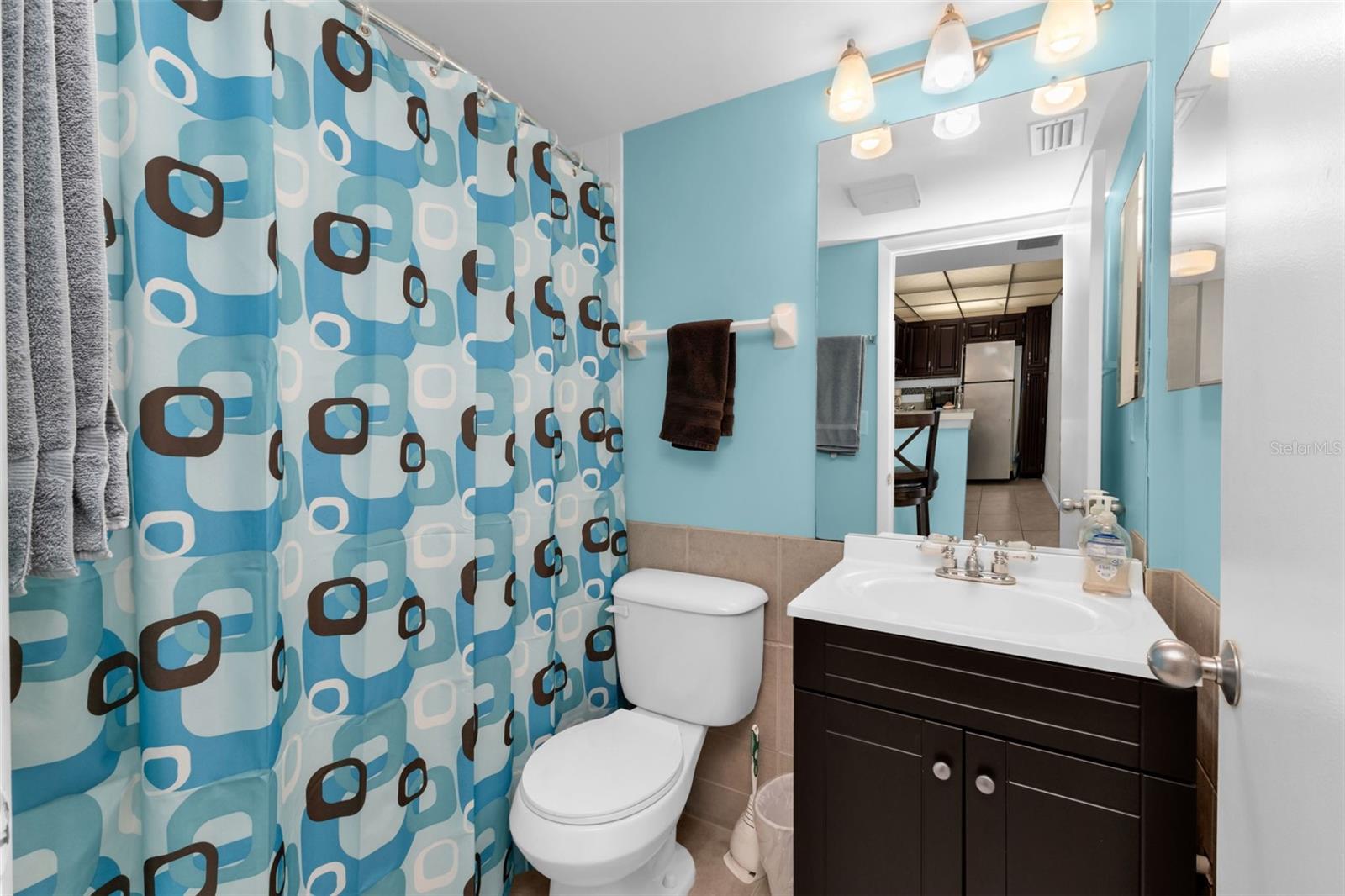 Image 25 of 46 For 21405 Olean Boulevard 528