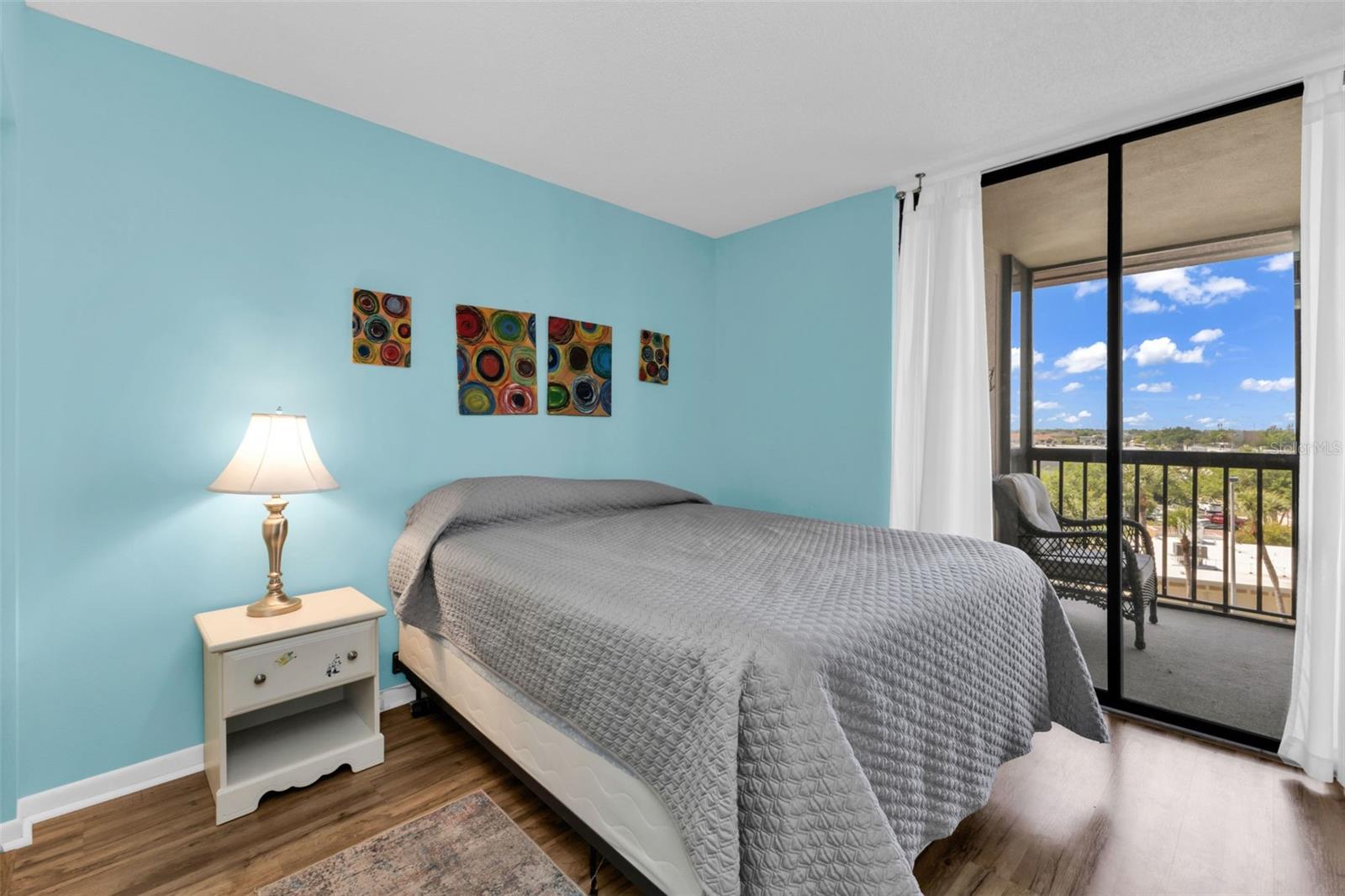 Image 26 of 46 For 21405 Olean Boulevard 528