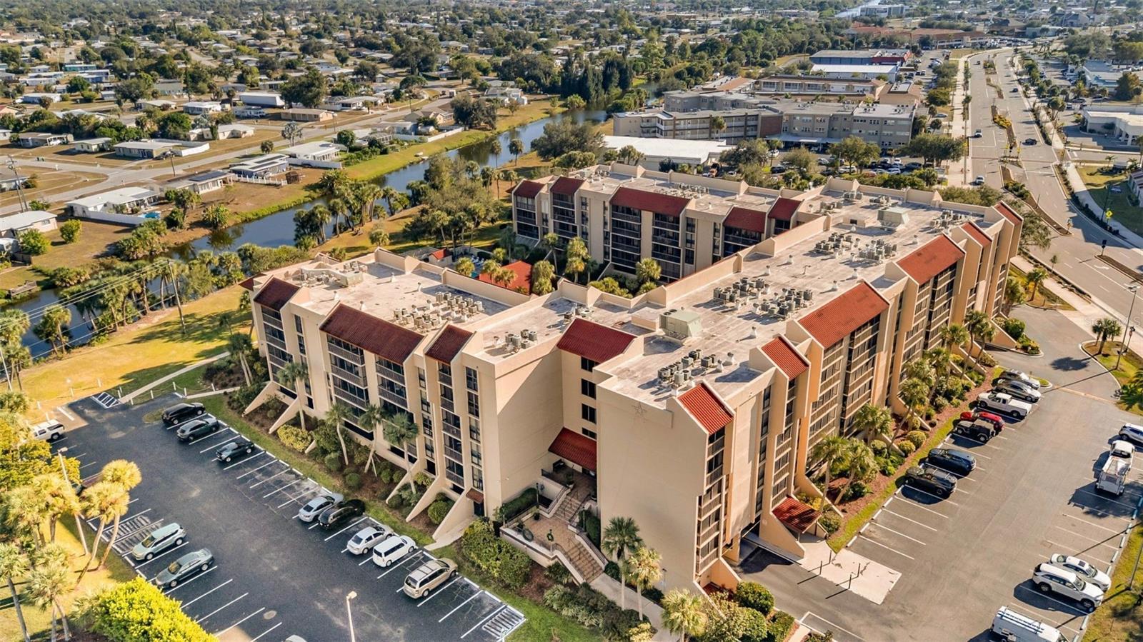 Image 36 of 46 For 21405 Olean Boulevard 528