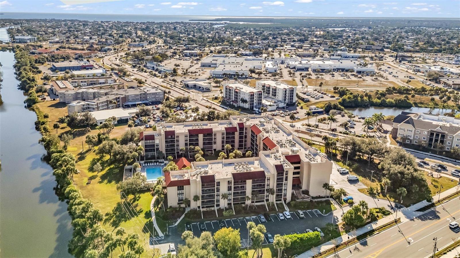 Image 38 of 46 For 21405 Olean Boulevard 528