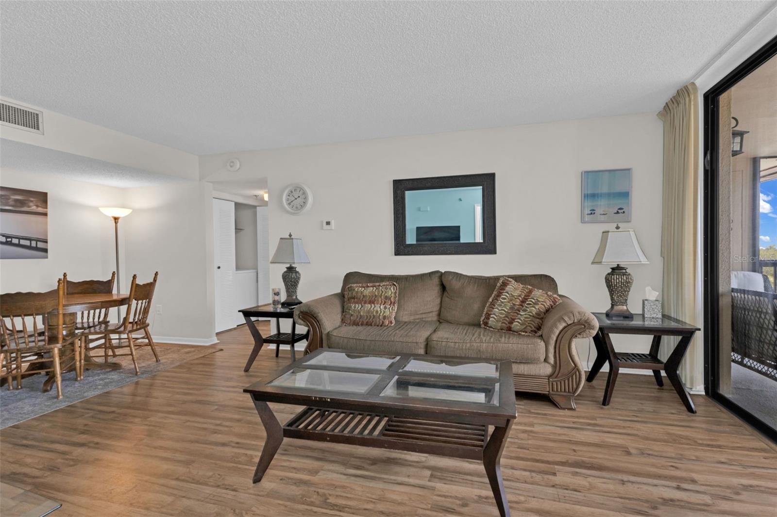 Image 9 of 46 For 21405 Olean Boulevard 528