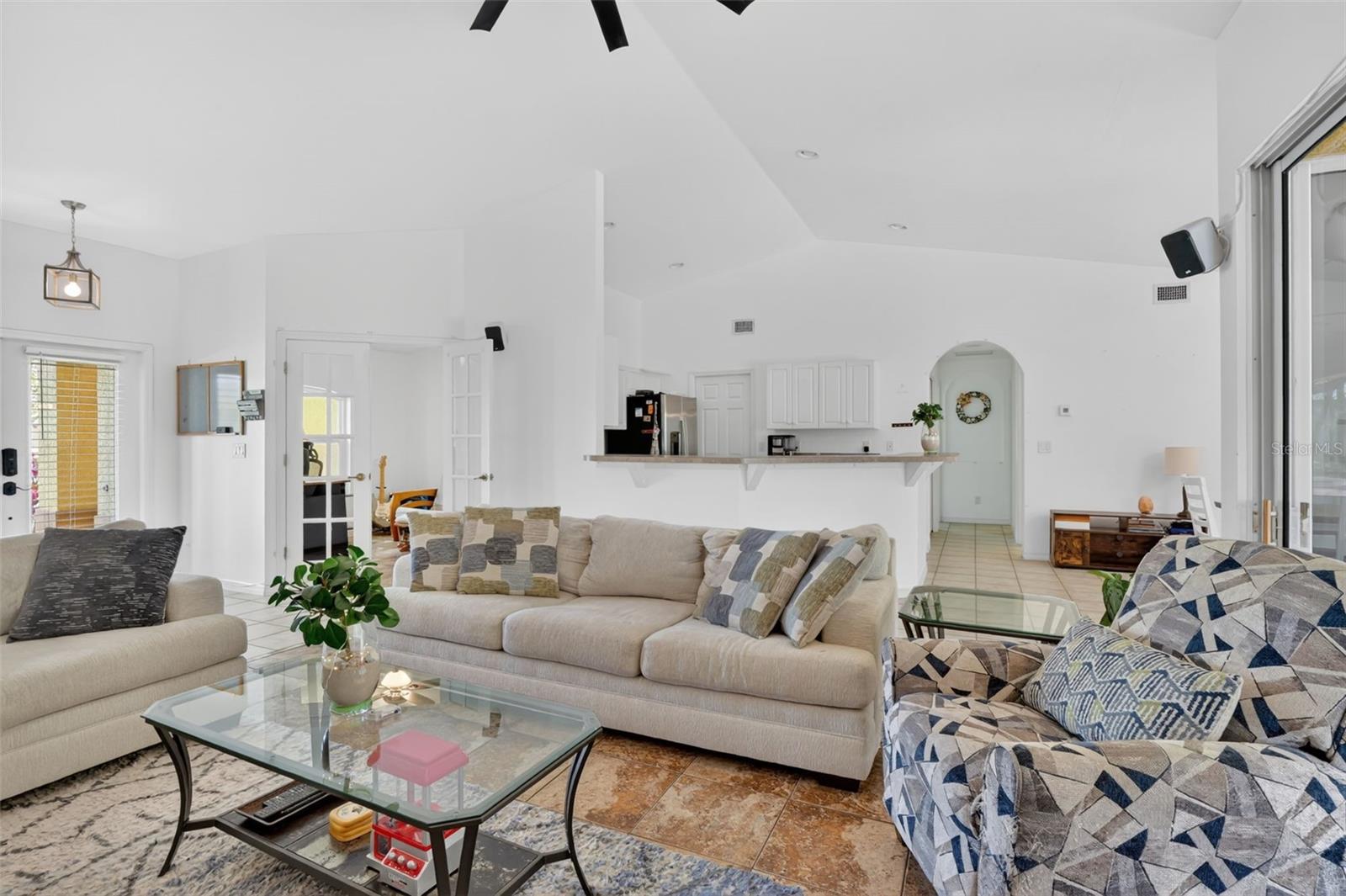 Image 17 of 62 For 3809 Agualinda Boulevard