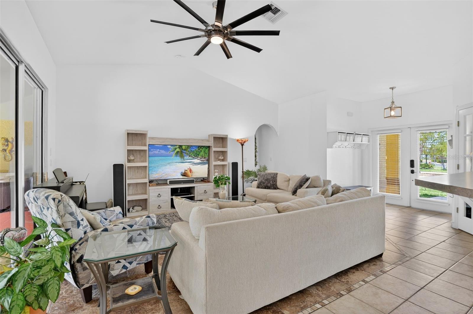 Image 18 of 62 For 3809 Agualinda Boulevard