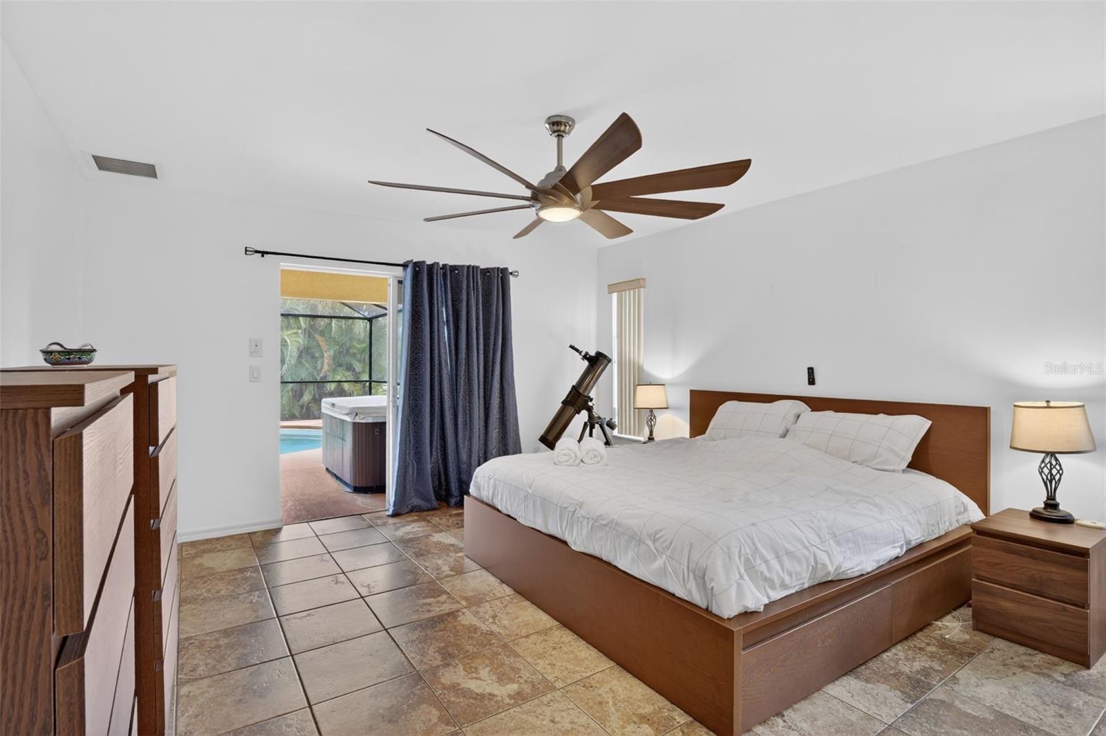 Image 26 of 62 For 3809 Agualinda Boulevard