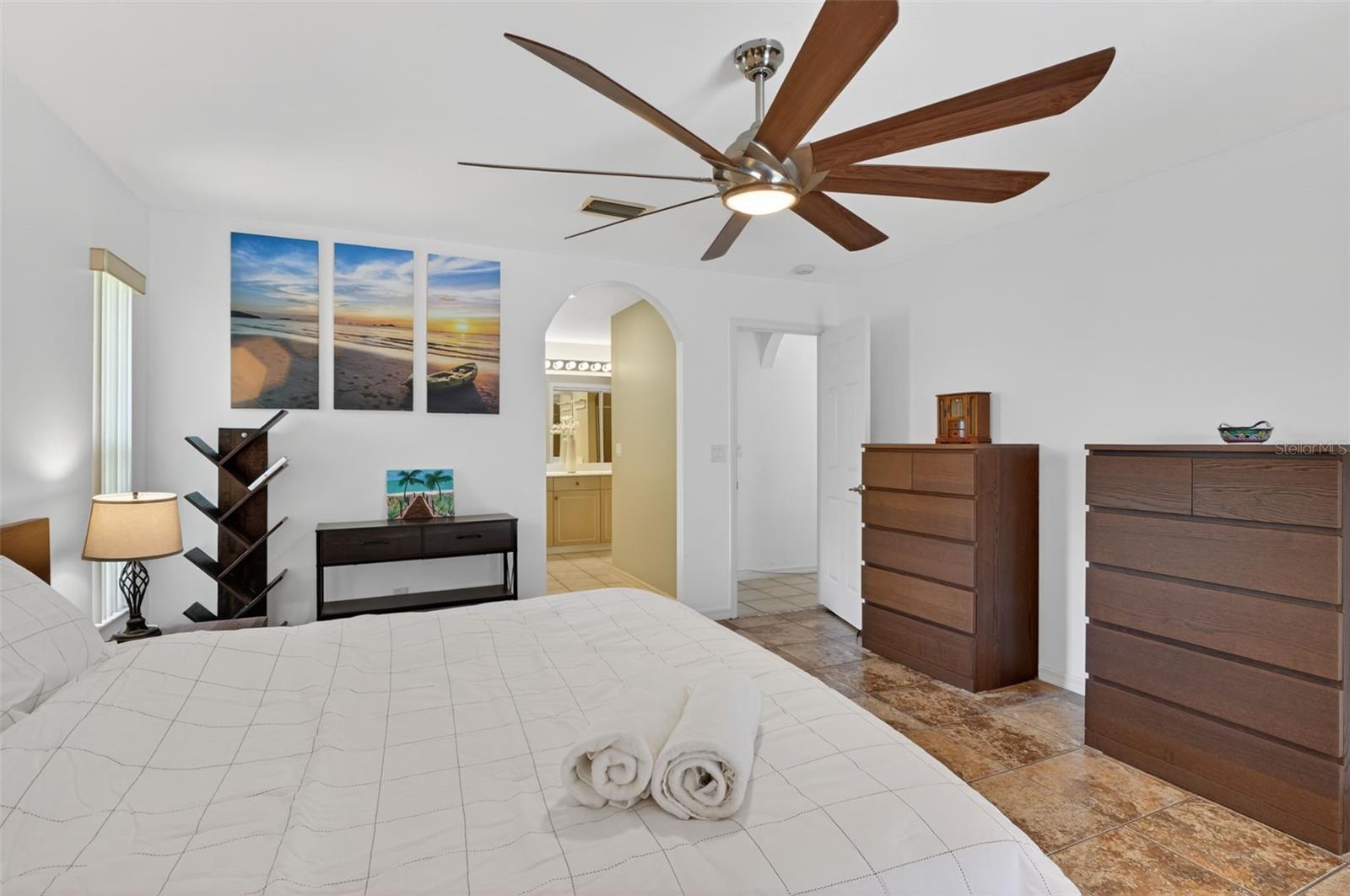 Image 29 of 62 For 3809 Agualinda Boulevard