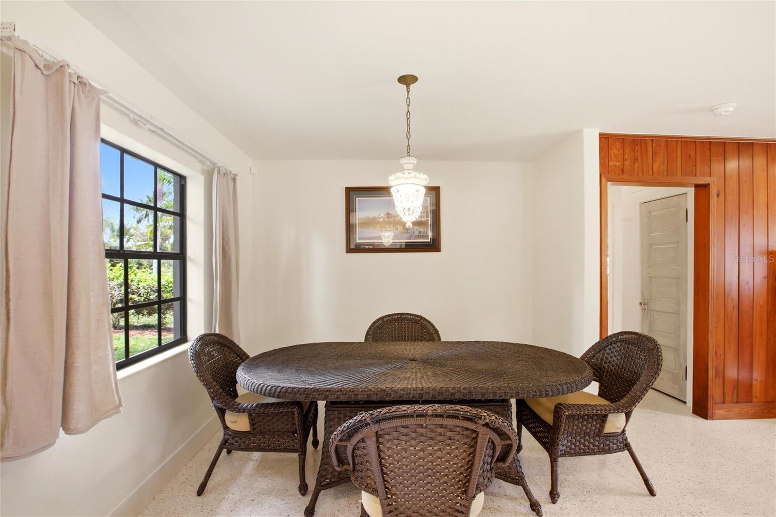 Image 12 of 40 For 2706 Rhode Island Avenue