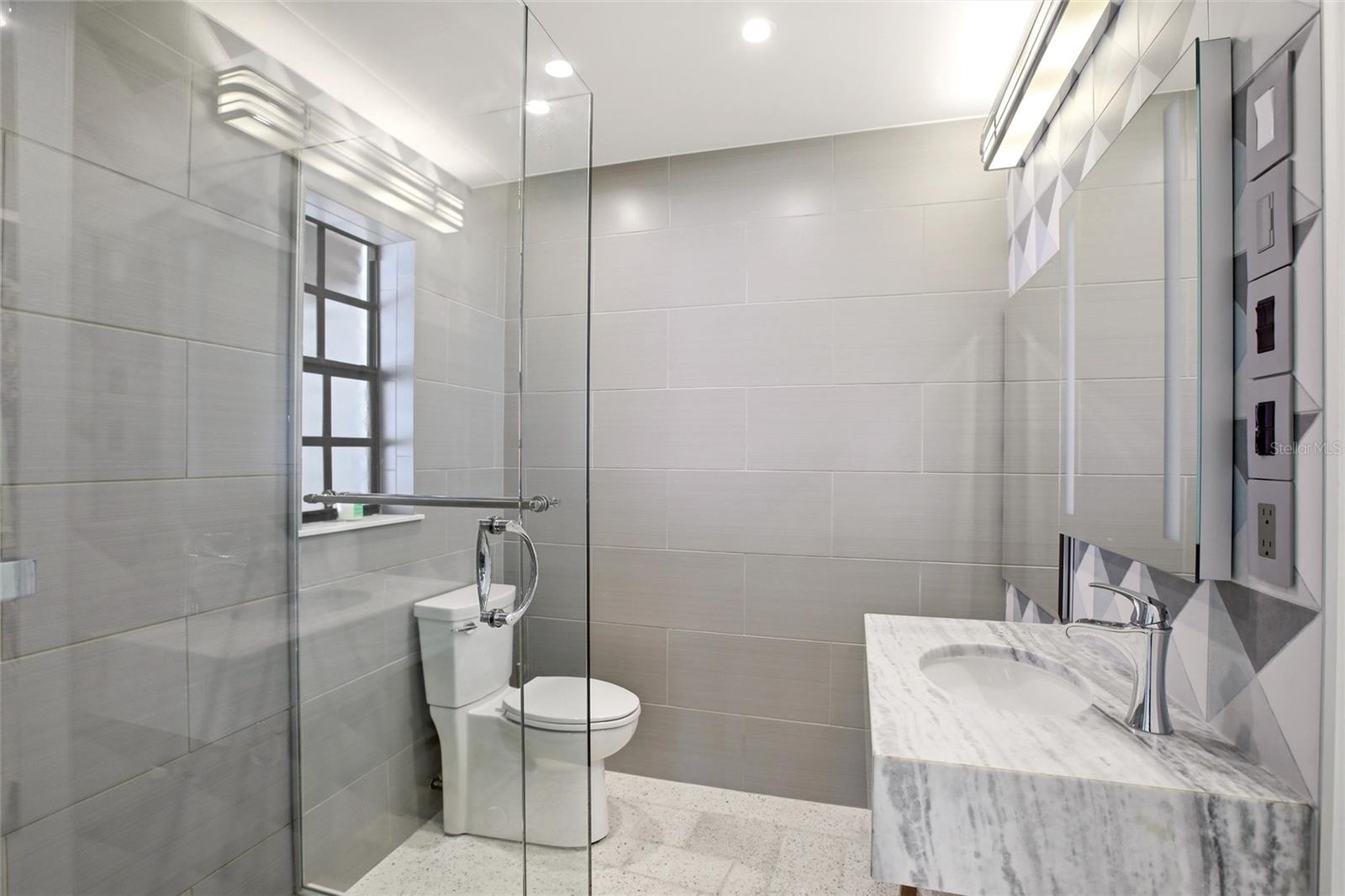 Image 17 of 40 For 2706 Rhode Island Avenue