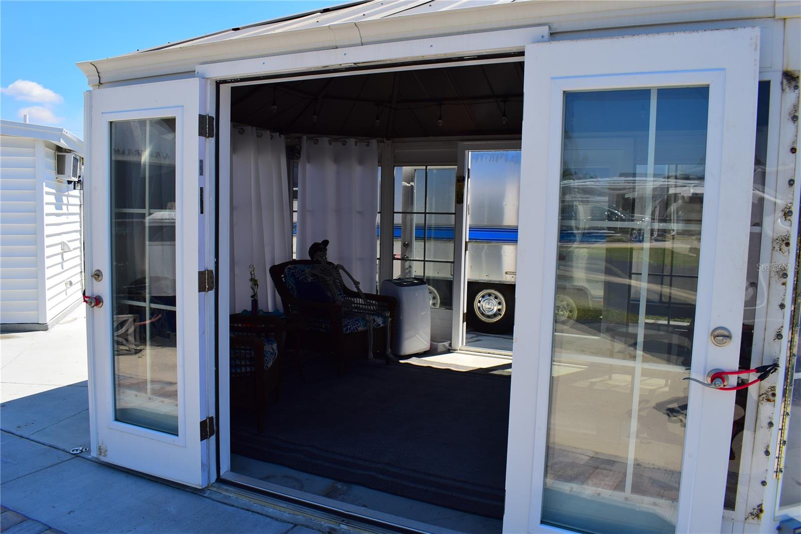 Image 3 of 11 For 46900 Bermont Road 109