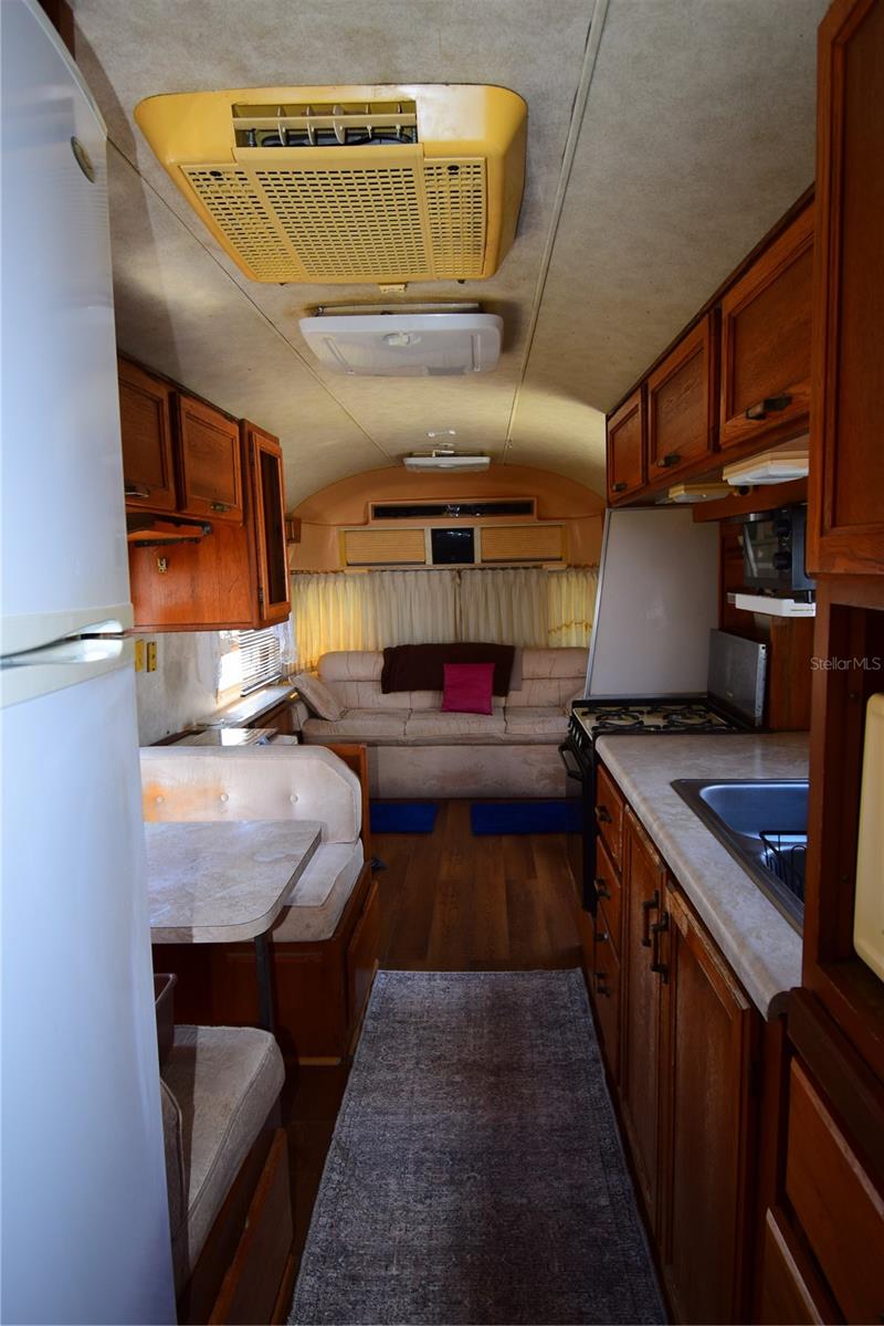 Image 7 of 11 For 46900 Bermont Road 109