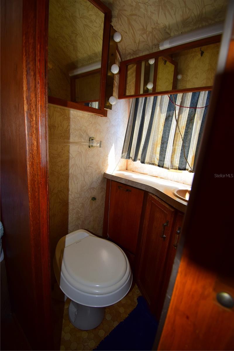 Image 9 of 11 For 46900 Bermont Road 109