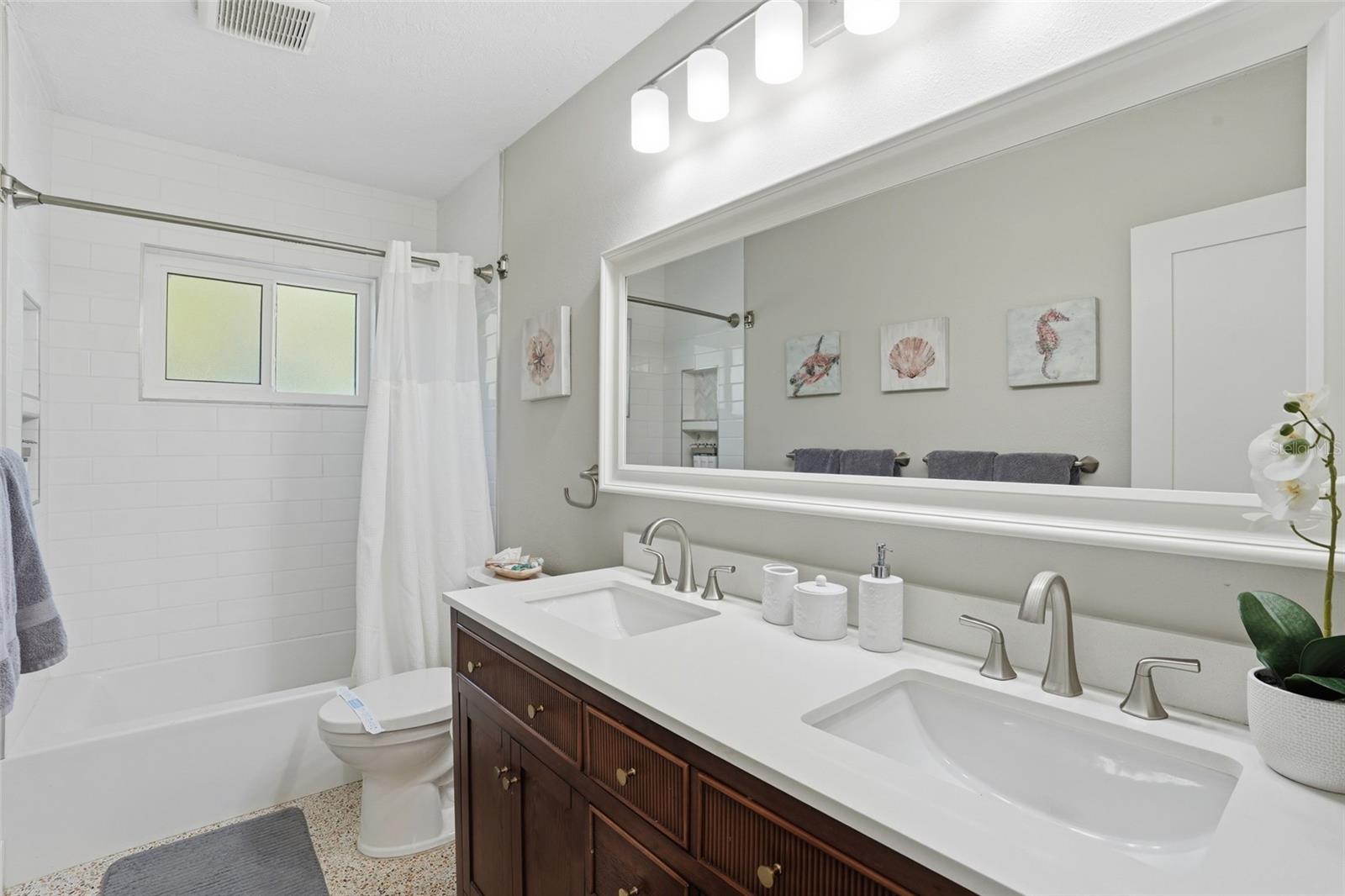 Image 19 of 49 For 415 Harvey Street