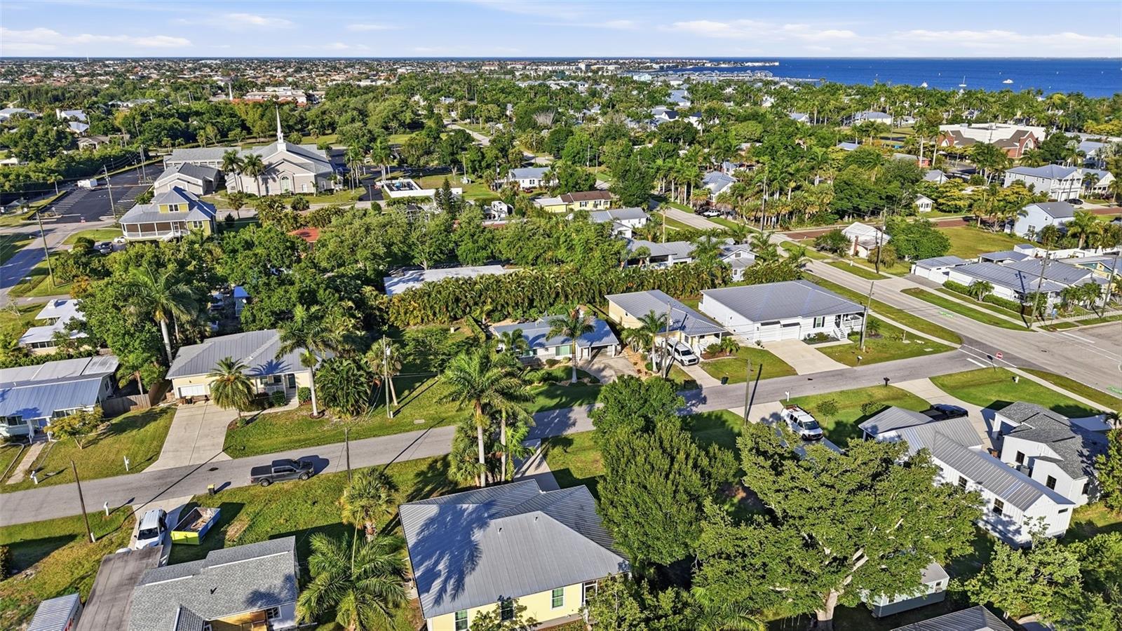 Image 32 of 49 For 415 Harvey Street