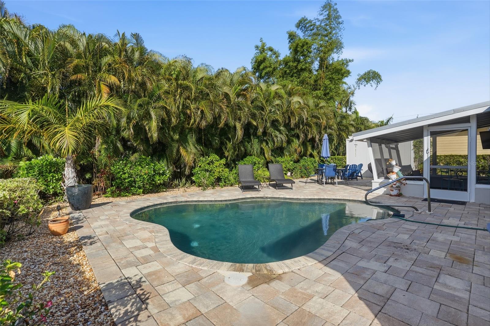 Image 38 of 49 For 415 Harvey Street