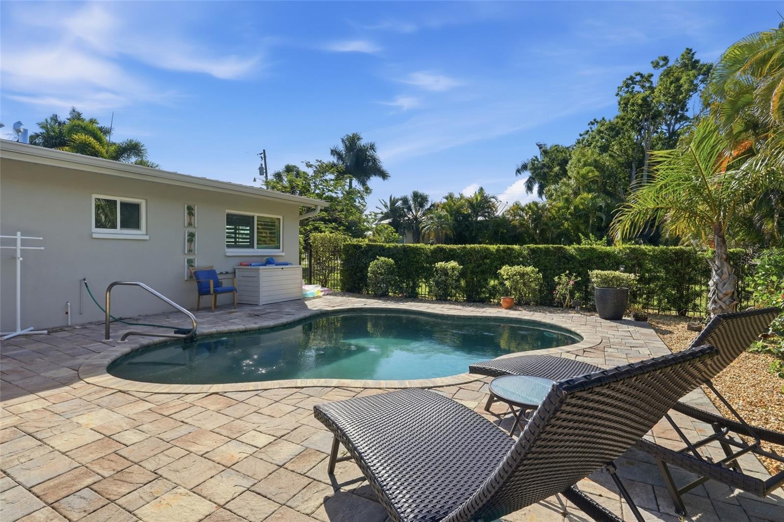 Image 40 of 49 For 415 Harvey Street