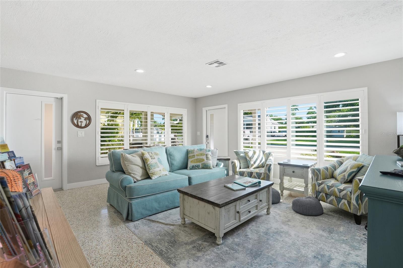 Image 8 of 49 For 415 Harvey Street