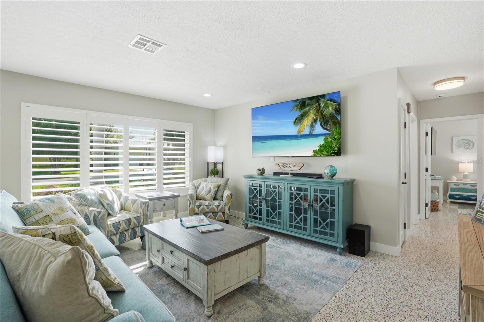 Image 9 of 49 For 415 Harvey Street