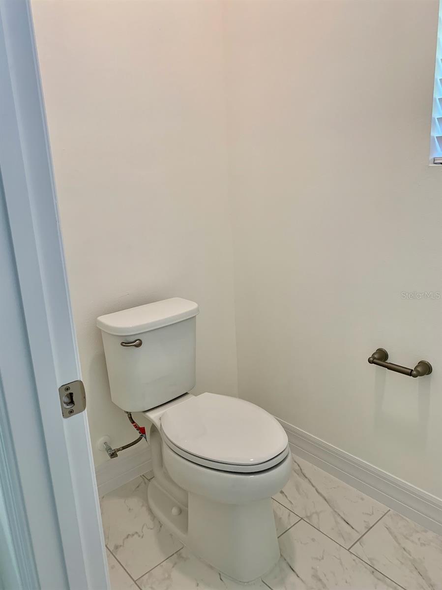 Image 19 of 40 For 21475 Seaton Avenue