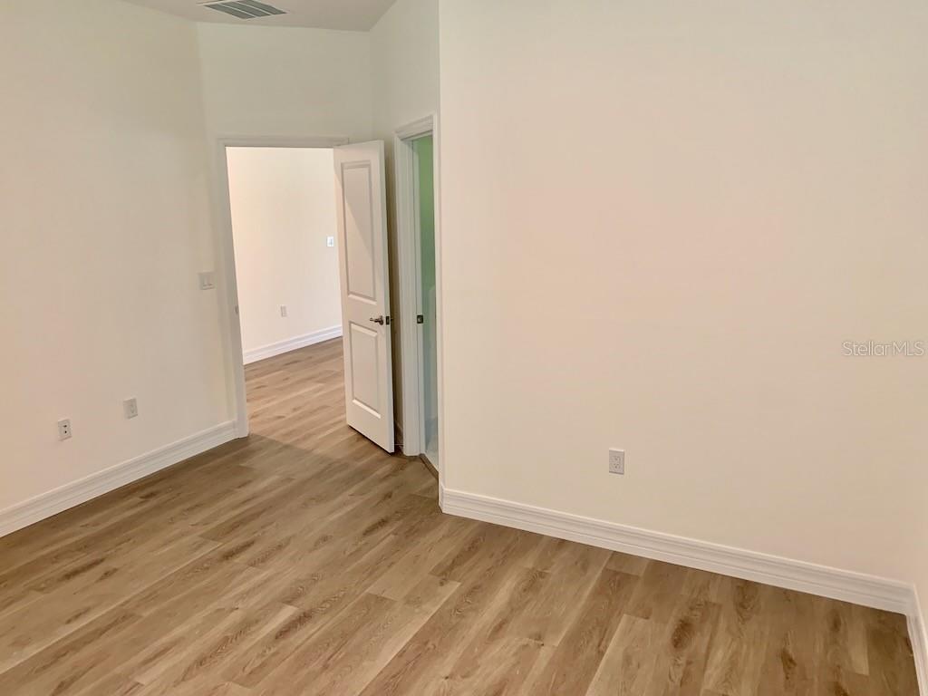 Image 21 of 40 For 21475 Seaton Avenue