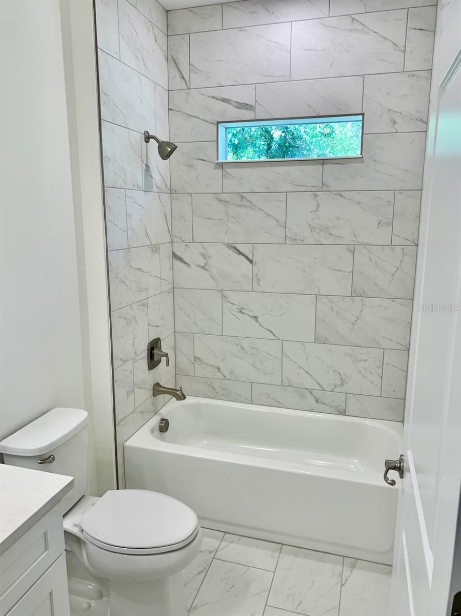 Image 23 of 40 For 21475 Seaton Avenue