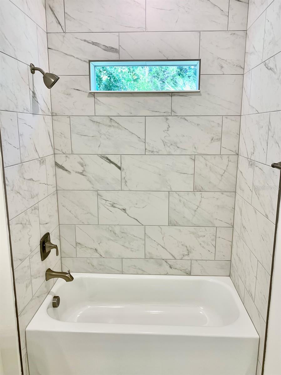 Image 24 of 40 For 21475 Seaton Avenue