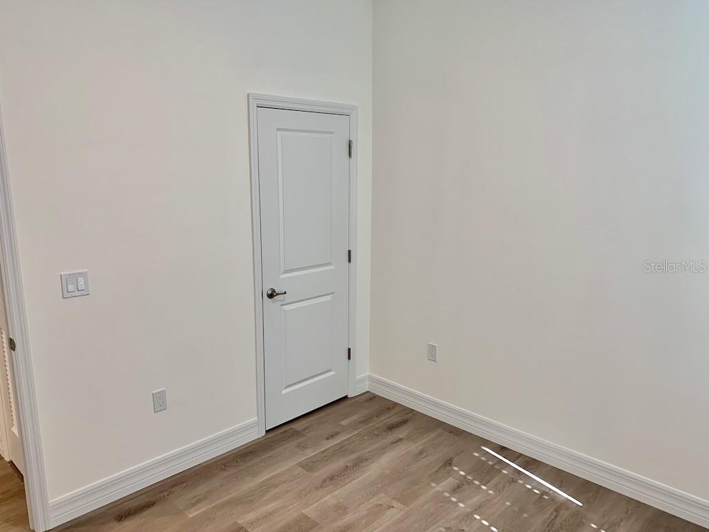 Image 26 of 40 For 21475 Seaton Avenue