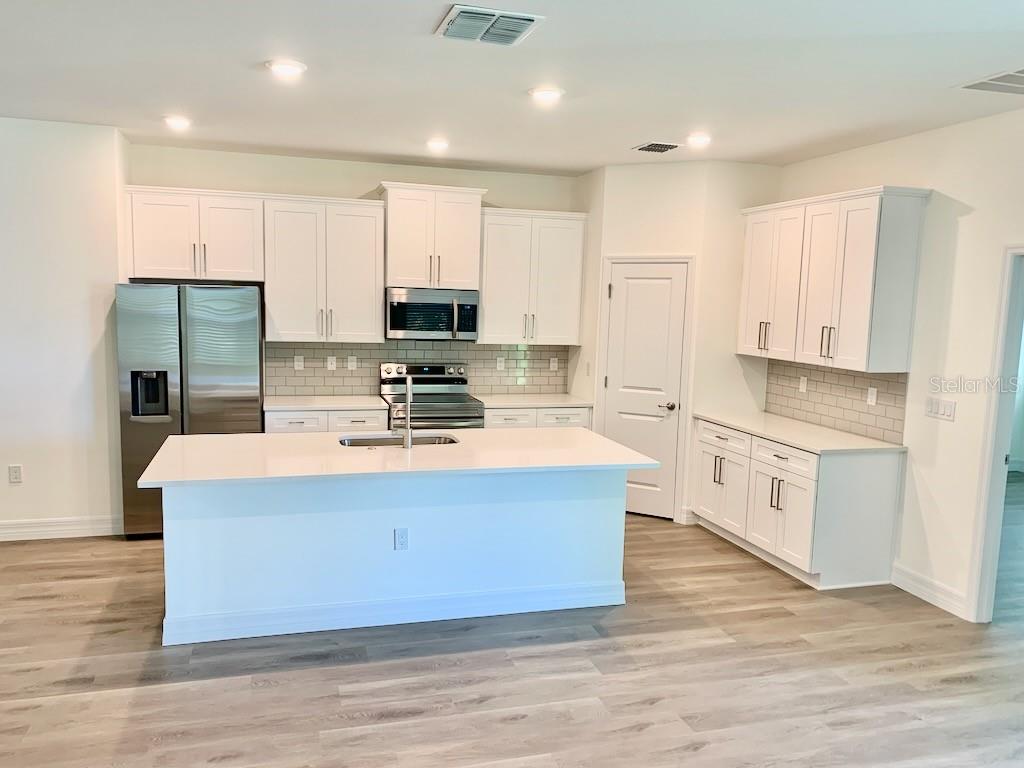 Image 3 of 40 For 21475 Seaton Avenue