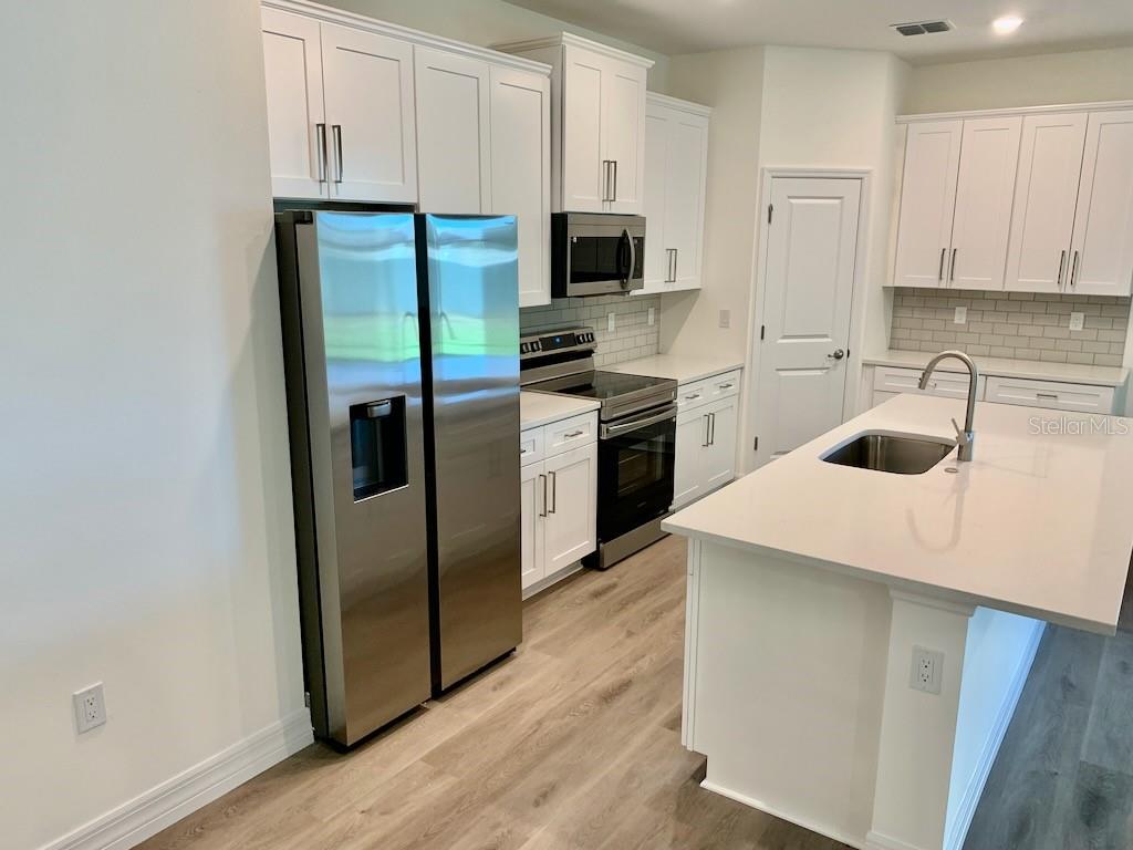 Image 4 of 40 For 21475 Seaton Avenue