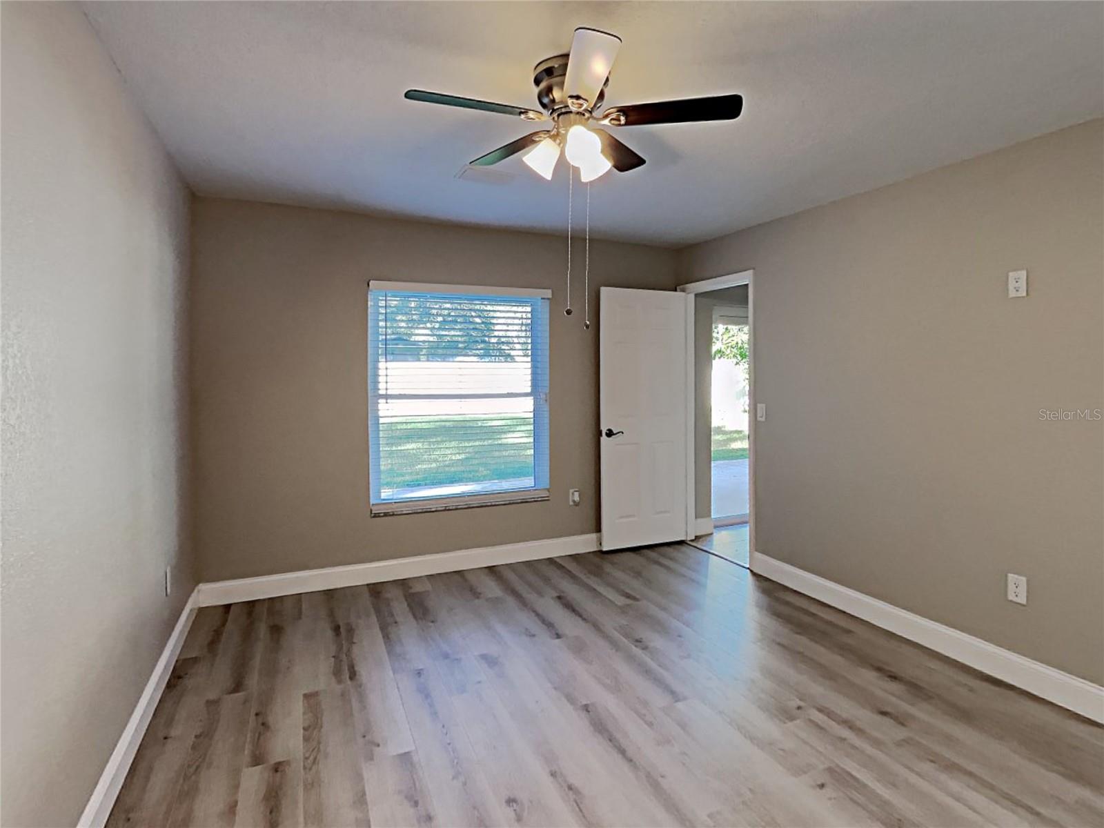 Image 11 of 23 For 866 Buttonwood Lane