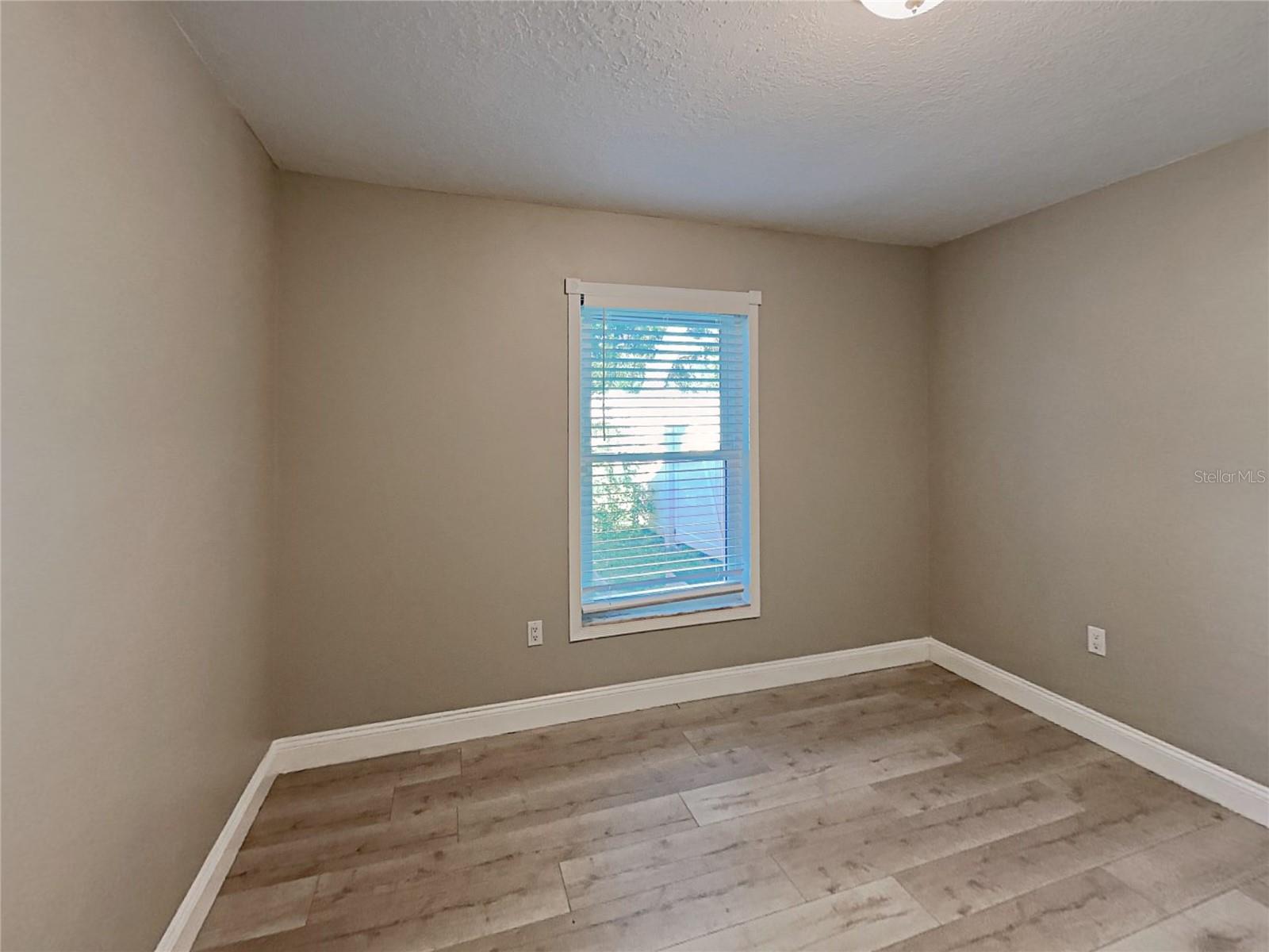 Image 14 of 23 For 866 Buttonwood Lane