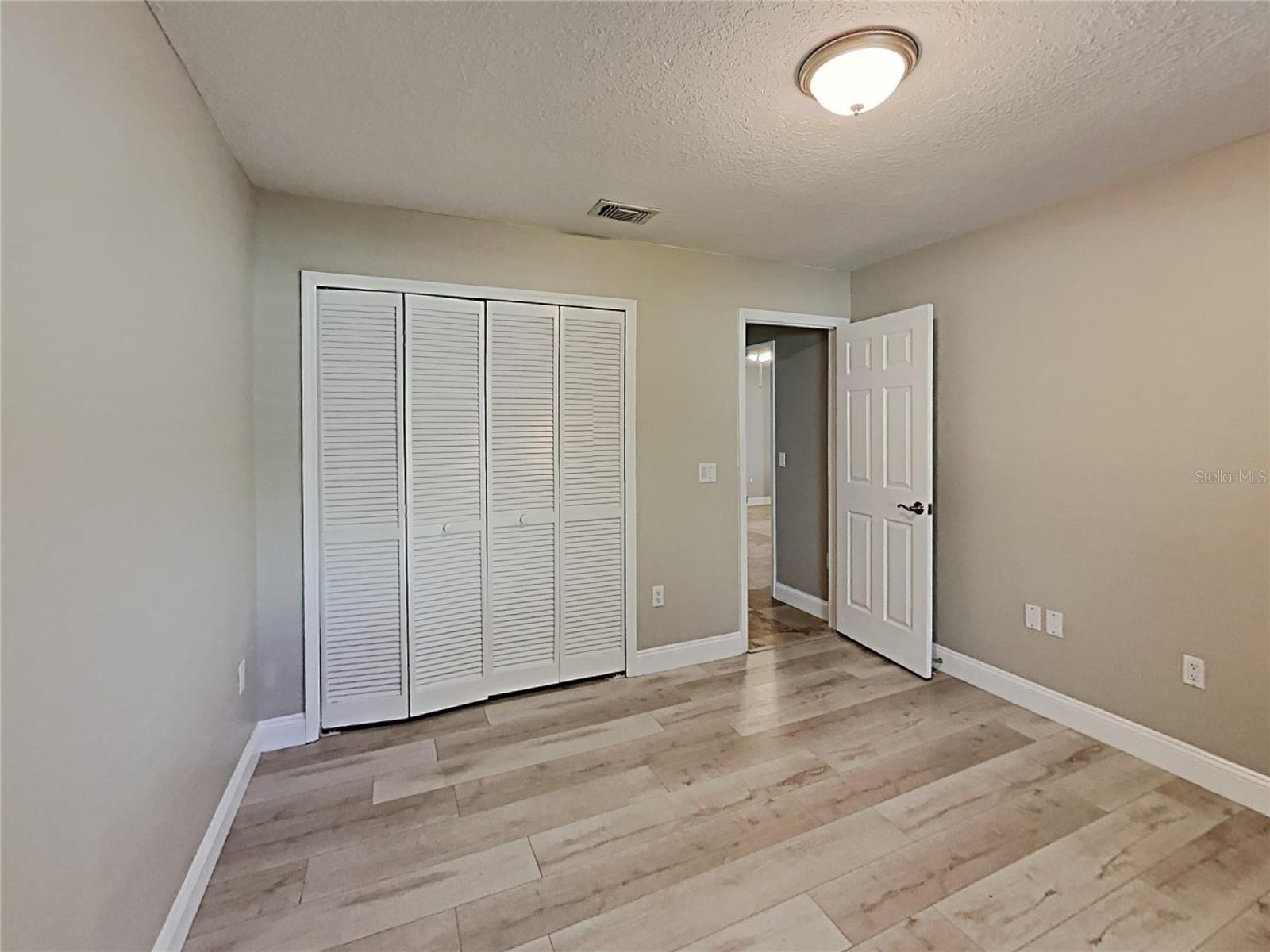 Image 15 of 23 For 866 Buttonwood Lane