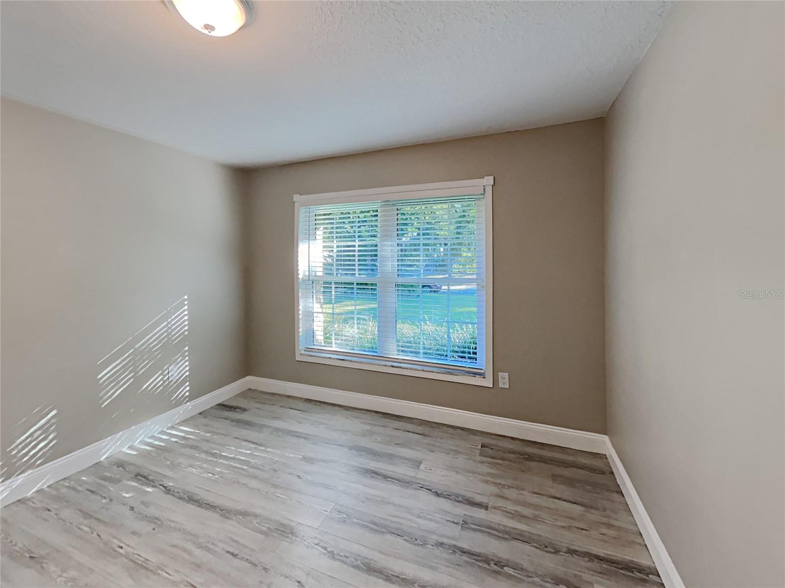 Image 16 of 23 For 866 Buttonwood Lane