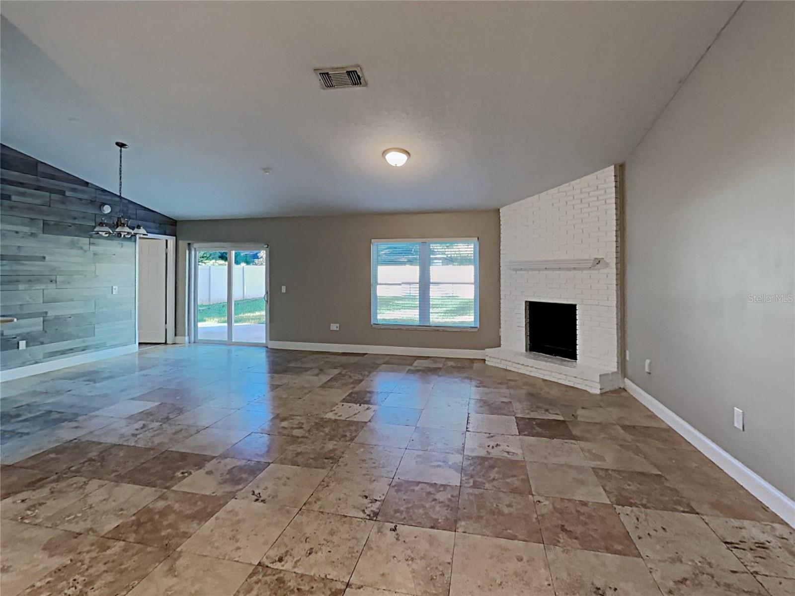 Image 2 of 23 For 866 Buttonwood Lane