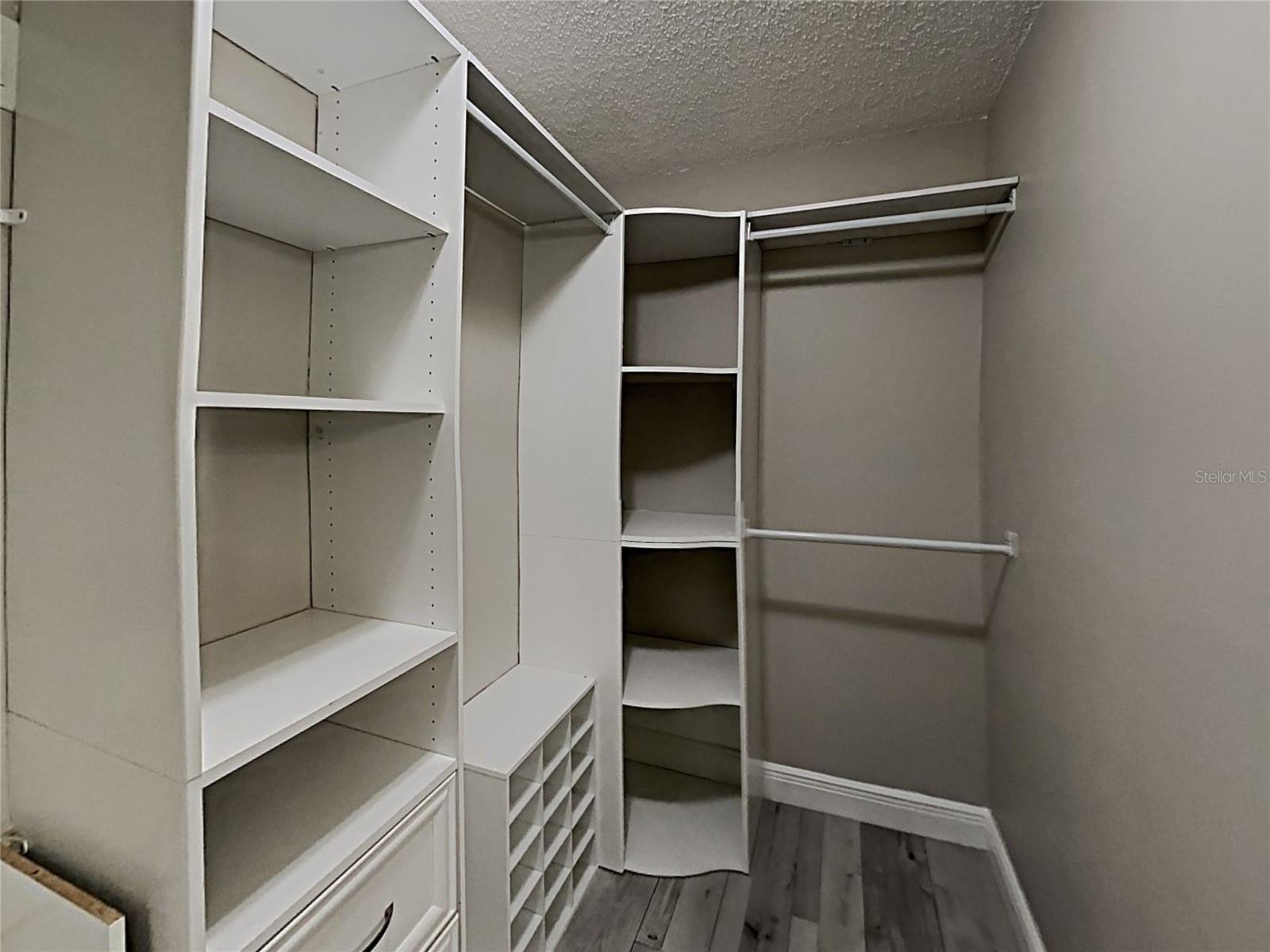 Image 20 of 23 For 866 Buttonwood Lane