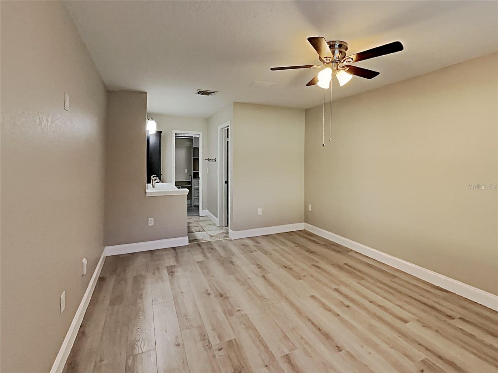 Image 5 of 23 For 866 Buttonwood Lane