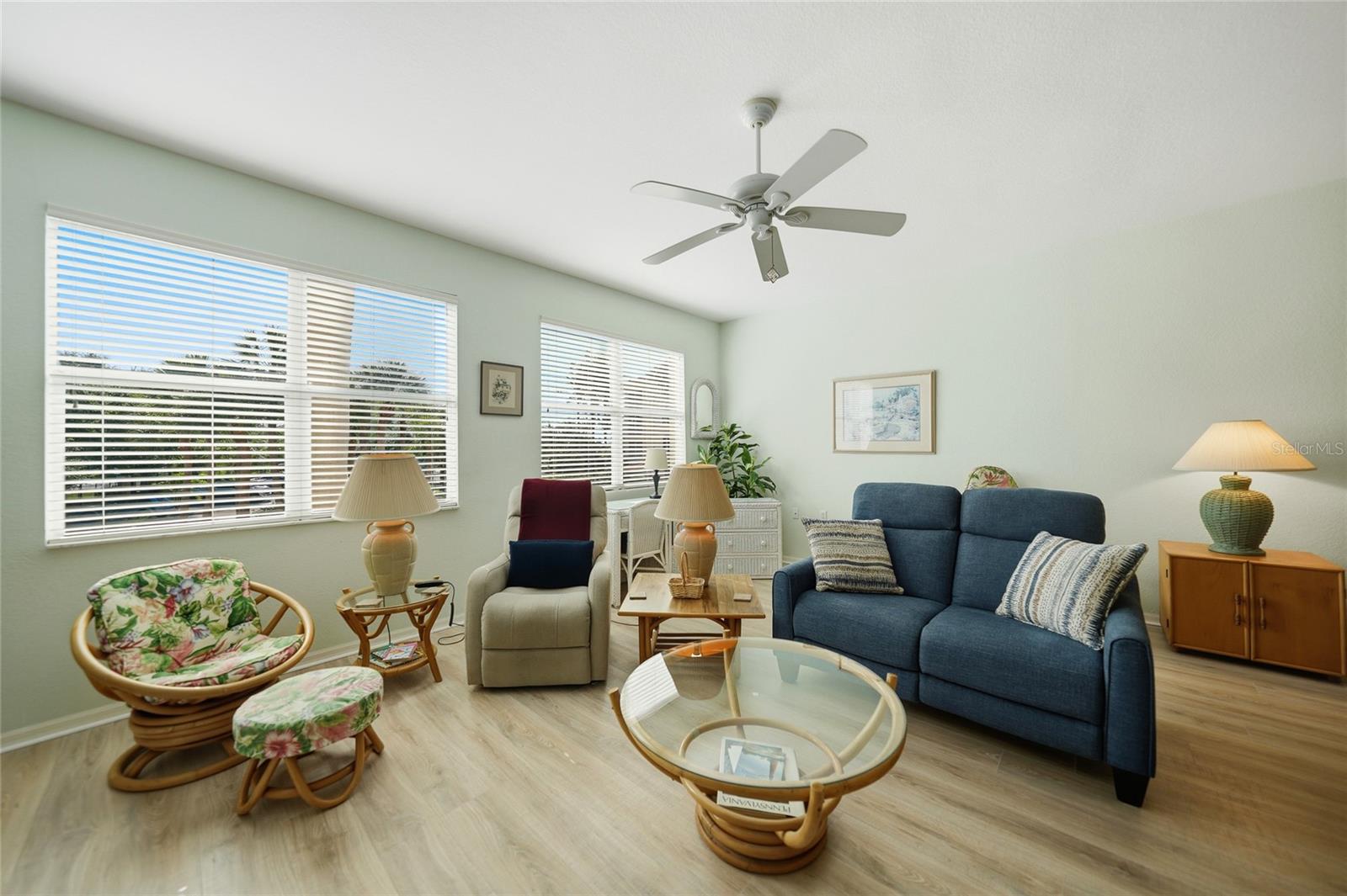 Image 15 of 50 For 255 End Drive 4201