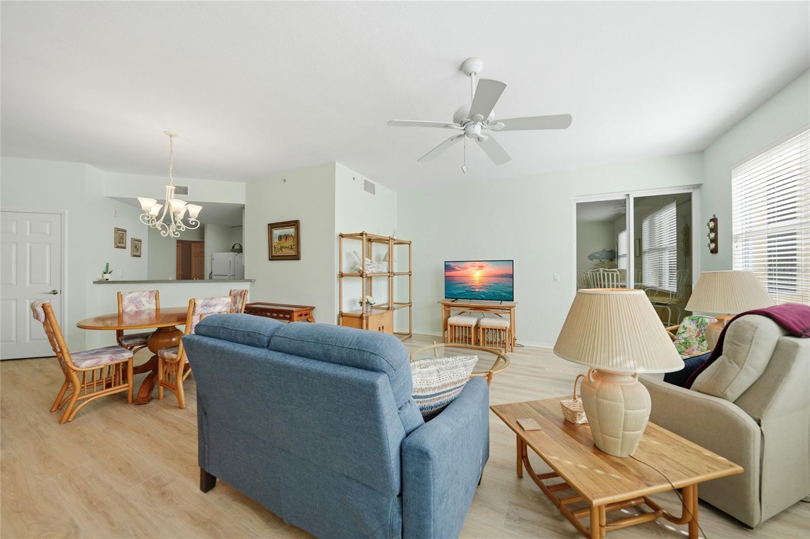 Image 16 of 50 For 255 End Drive 4201