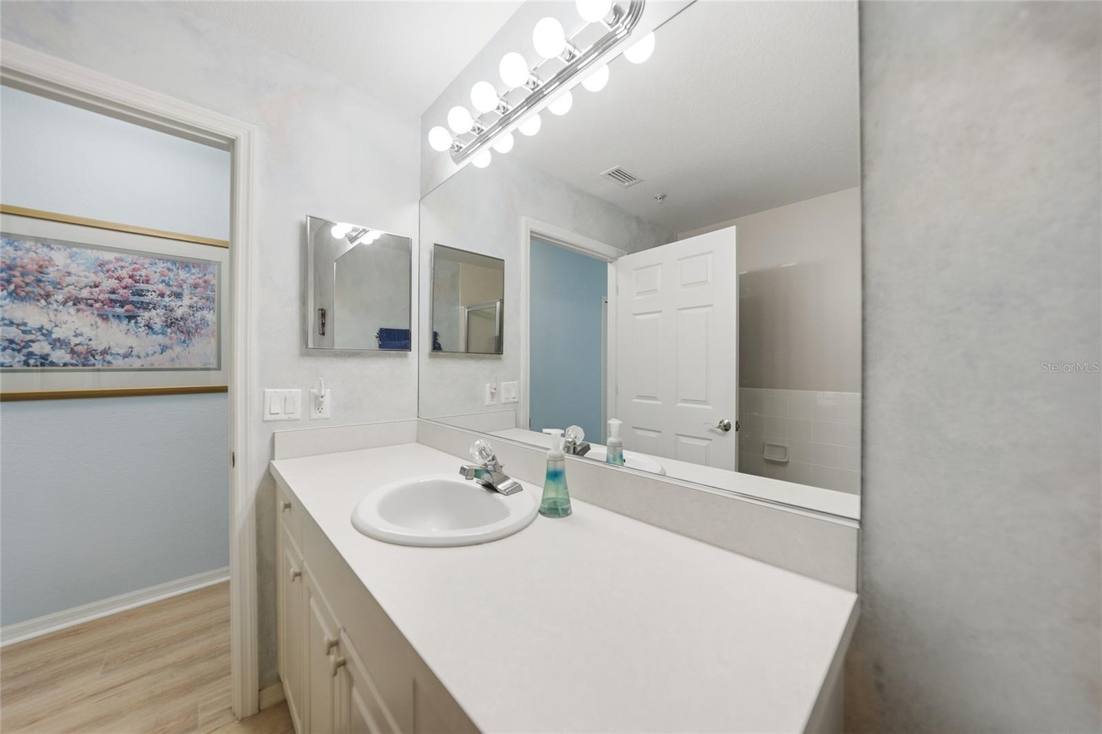 Image 23 of 50 For 255 End Drive 4201