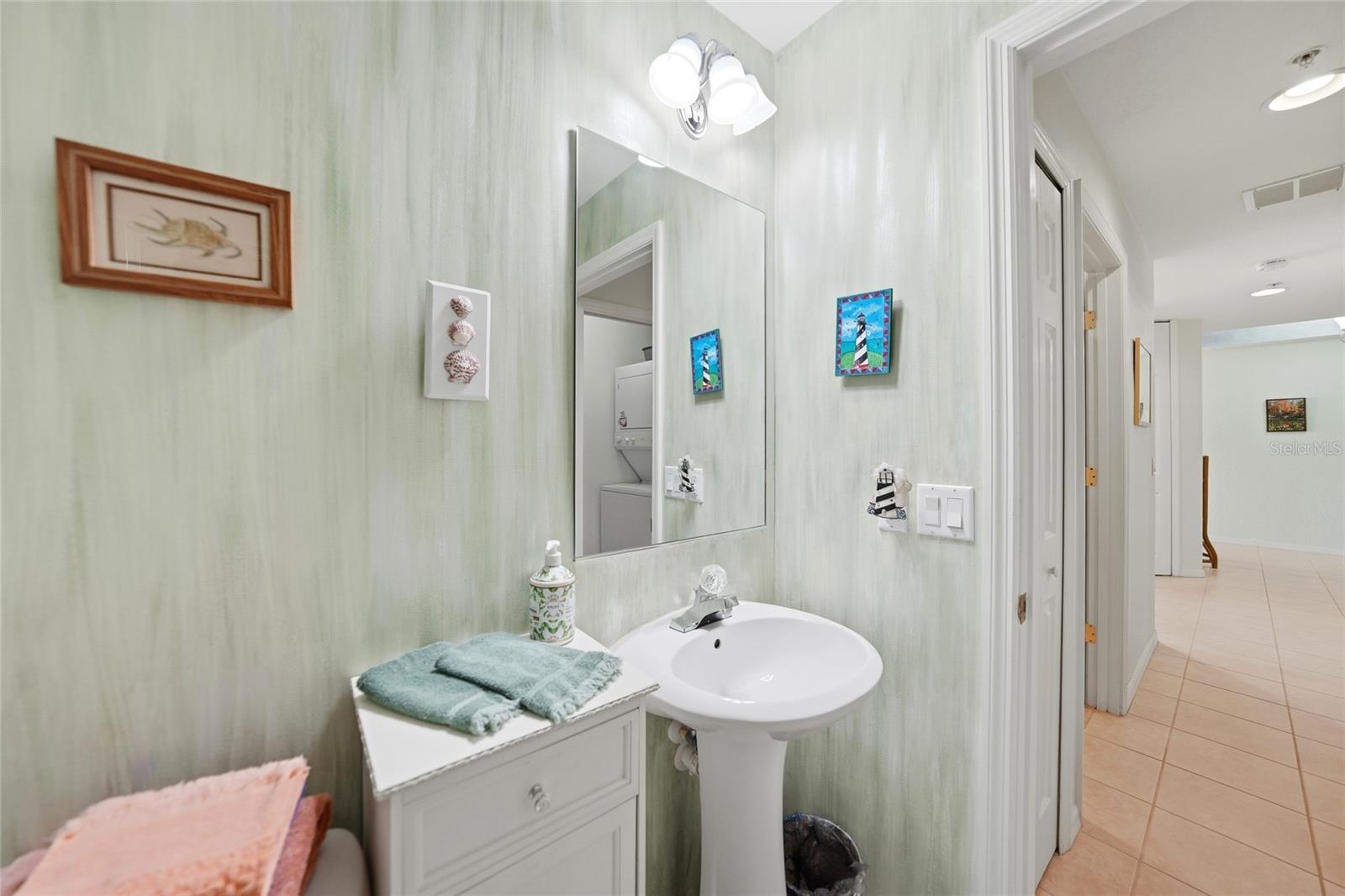 Image 28 of 50 For 255 End Drive 4201