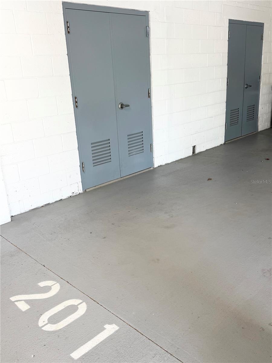 Image 37 of 50 For 255 End Drive 4201