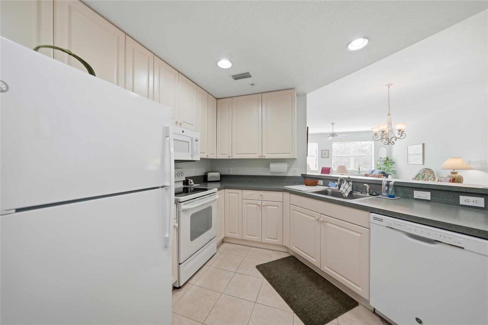 Image 6 of 50 For 255 End Drive 4201