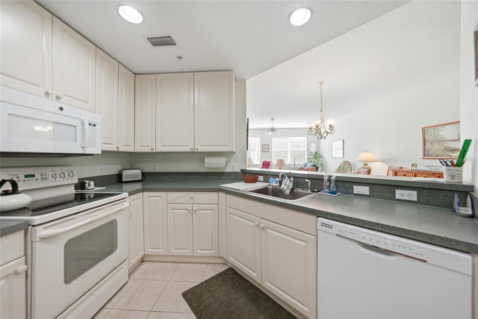 Image 7 of 50 For 255 End Drive 4201