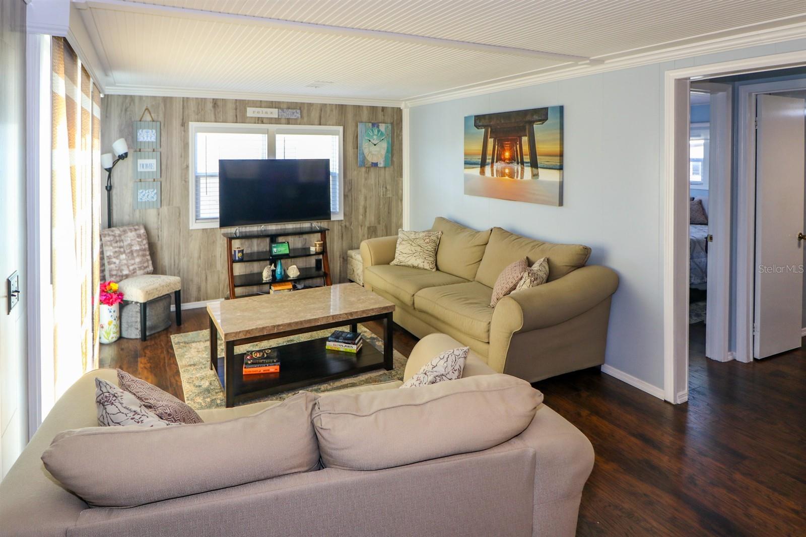 Image 11 of 43 For 2100 Kings Highway 662