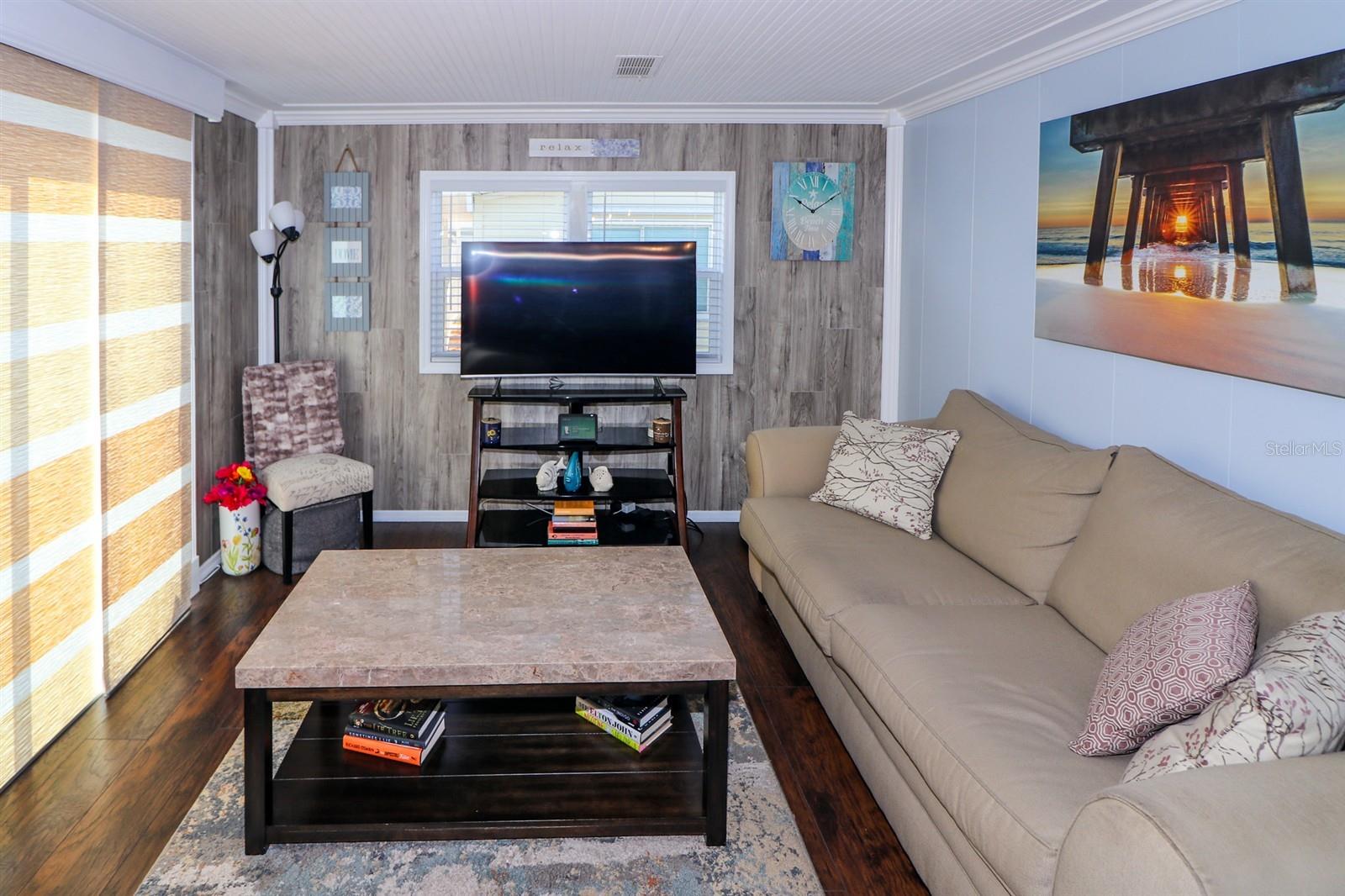 Image 12 of 43 For 2100 Kings Highway 662