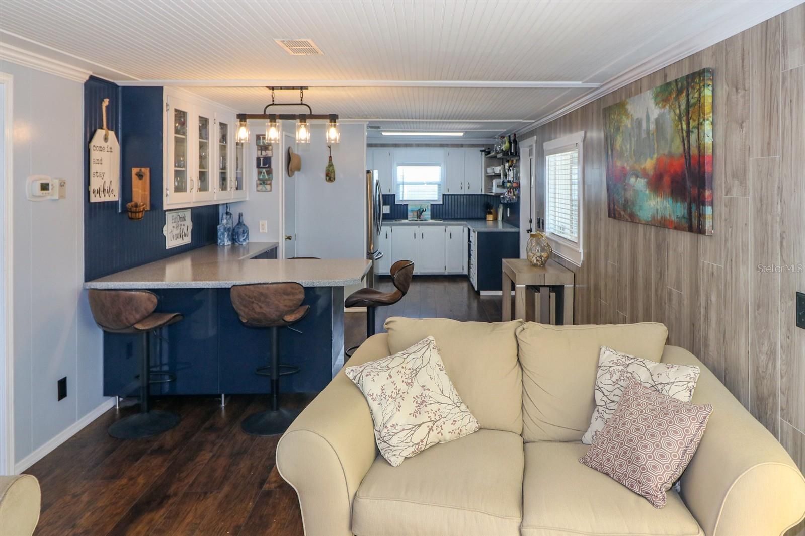 Image 13 of 43 For 2100 Kings Highway 662