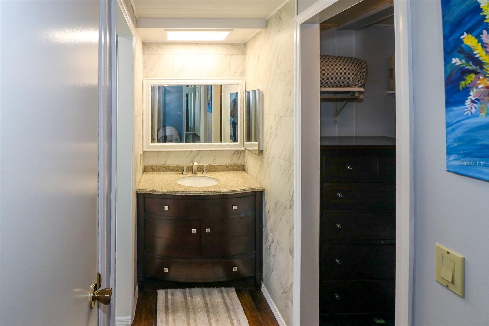 Image 18 of 43 For 2100 Kings Highway 662