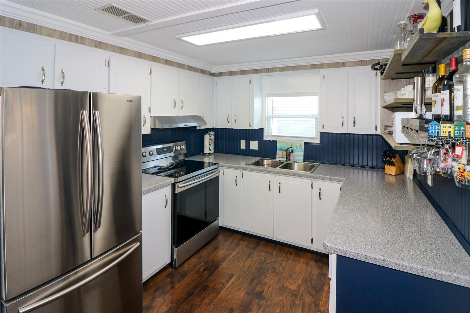 Image 6 of 43 For 2100 Kings Highway 662