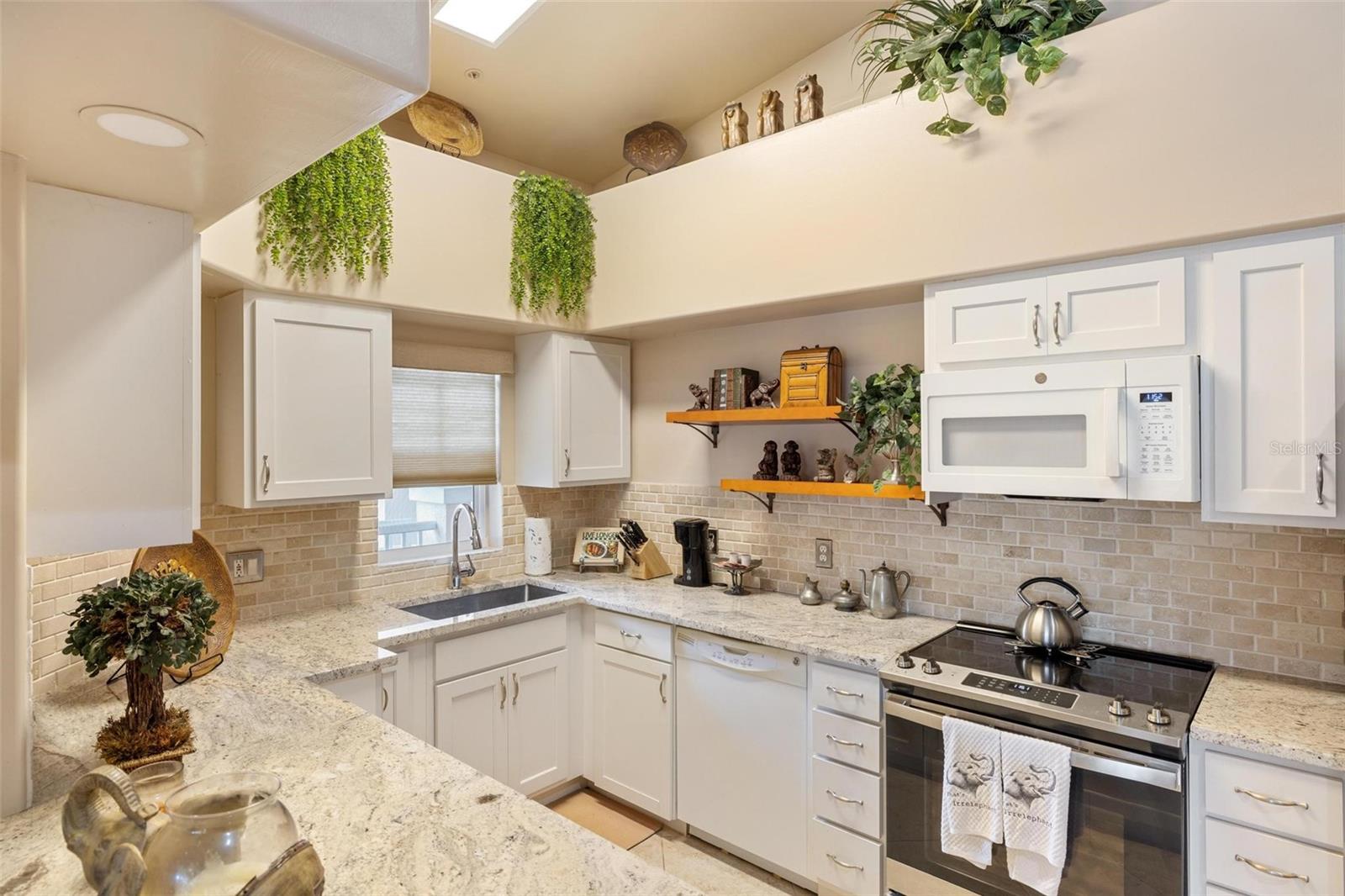 Image 4 of 47 For 4244 Central Sarasota Parkway 726