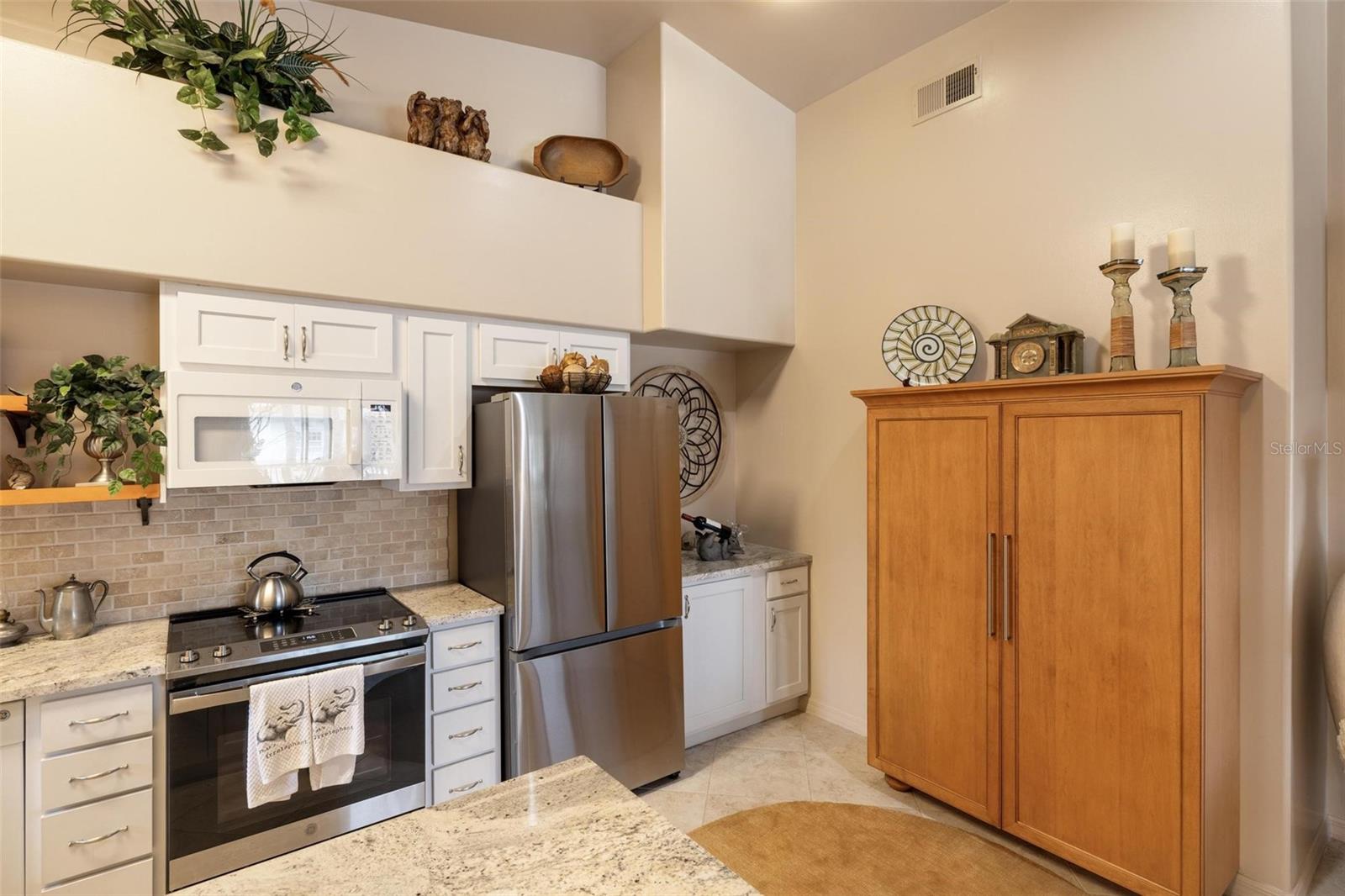 Image 7 of 47 For 4244 Central Sarasota Parkway 726